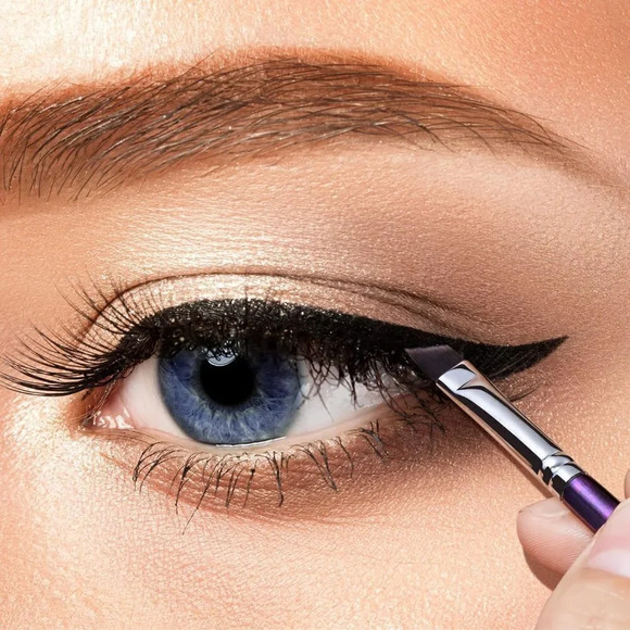 Eyeliner Brush  Fine Angled - PRO Precision Eye Liner Makeup Brush (E835 Purple) - Picture 3 of 7